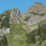 Erbhof Hinterrain Фермерский дом Леоганг